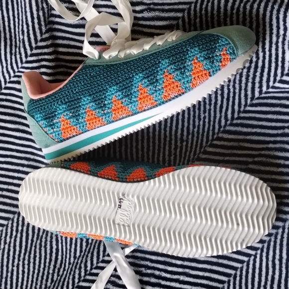NWT! 85$ Free People Knit Sneakers - Picture 5 of 9